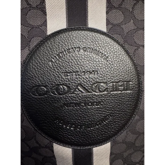 Coach Dempsey Tote 40 Signature Jacquard Tote COA, Dust Bag - Picture 14 of 14